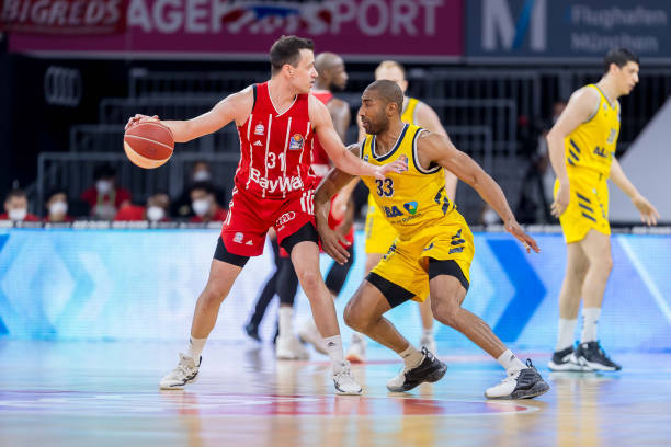 它不仅涵盖 它不仅涵盖