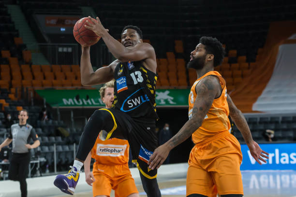 场上进行操 场上进行操