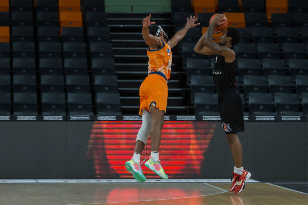 64亿欧元 64亿欧元