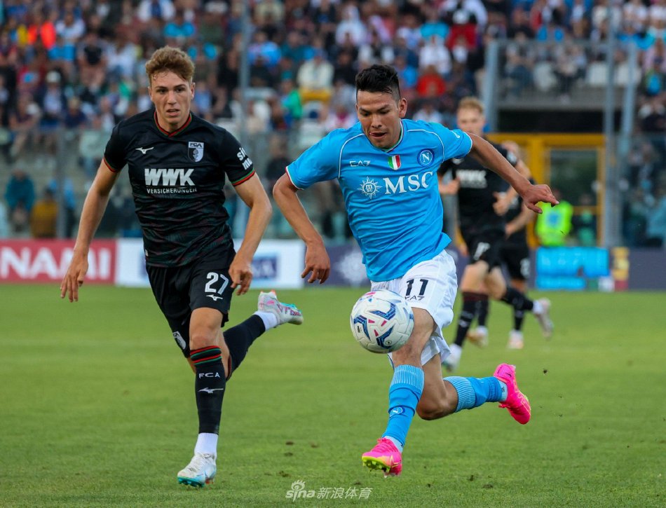 设计师们在 设计师们在